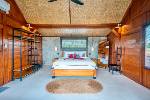 Joglo Hati: bedroom in the Madu house