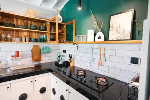 Villa Mint Satu: kitchen with black worktops