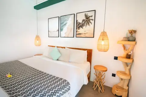 Villa Mint Satu: first bedroom with rattan lamps