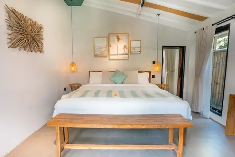 Villa Mint Satu: third bedroom with wall decorations