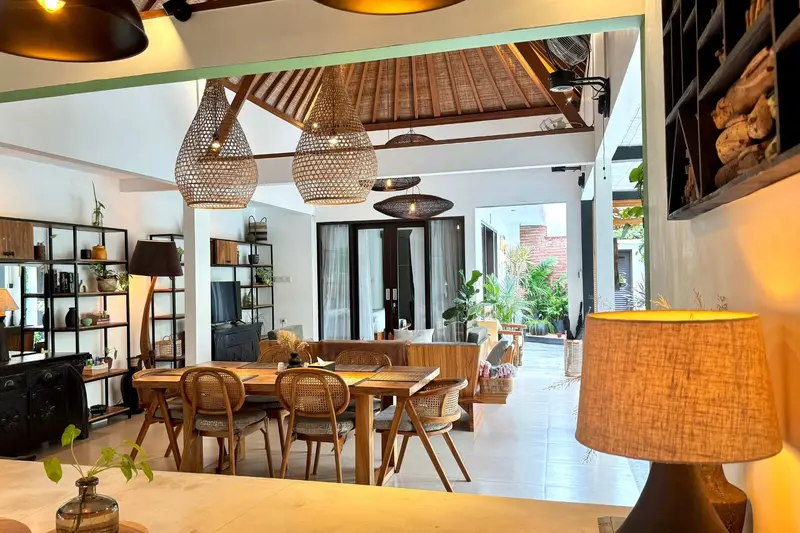 Villa Mint Dua: open living and dining area